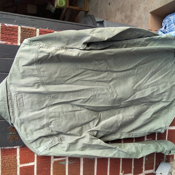 True Religion Rare pale green denim button down in EUC - Picture 9 of 9